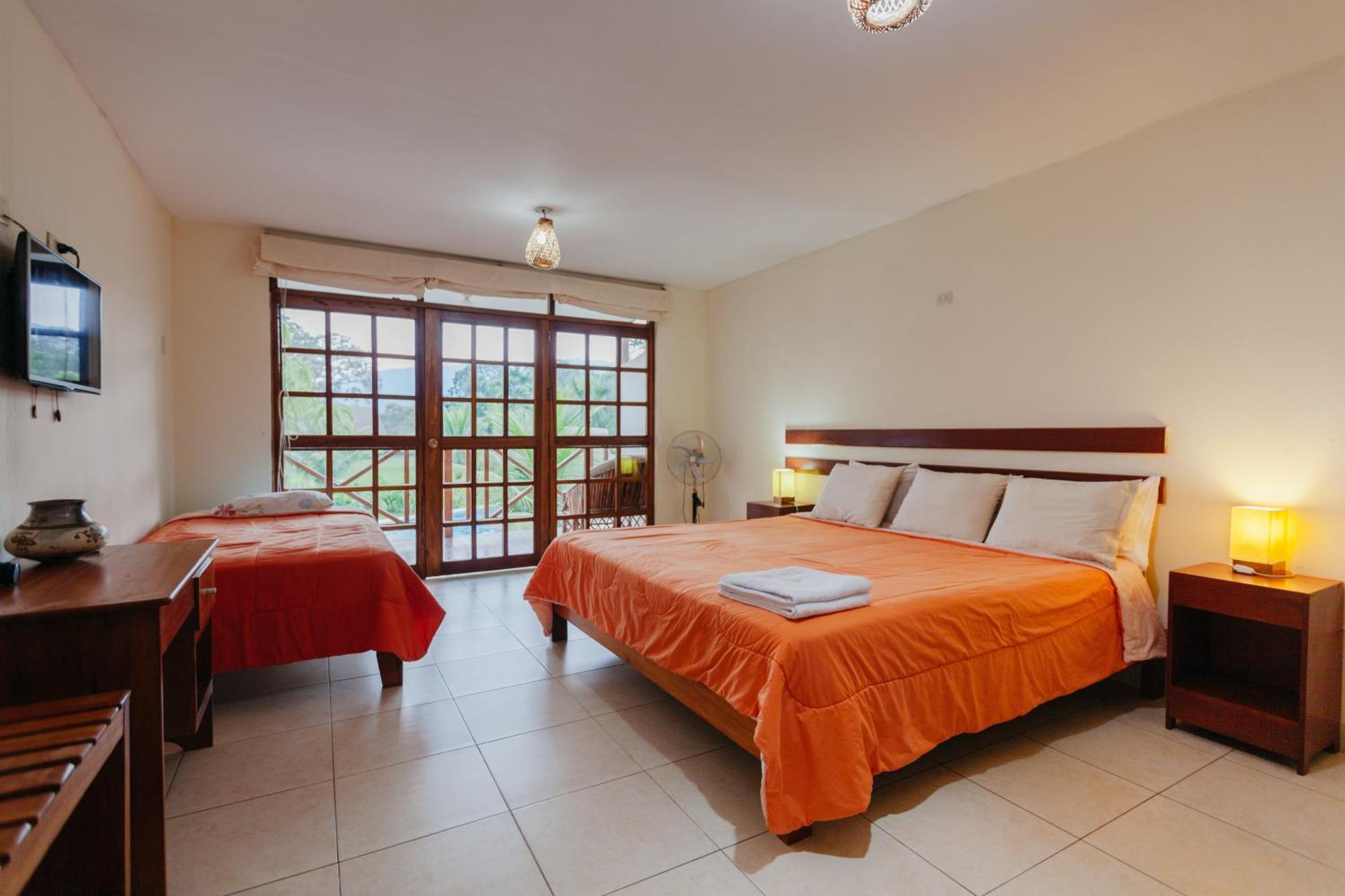 Maloca Lodge *